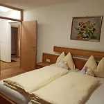 Gaestehaus Rass *